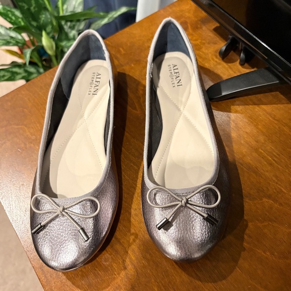 Alfani Shoes - New  Step Flex Dark Silver Alaea Ballet Flats with Bow, 9M